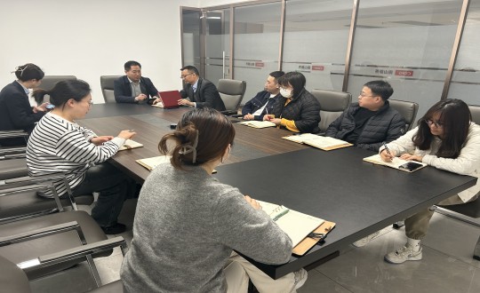 15.康养地产公司召开2024年度老子有钱lzyq88视野通讯员事情聚会_副本.jpg