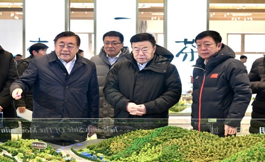 2024年1月4日，，，，市委书记张恩德一行莅临老子有钱lzyq88集团走访调研_副本.jpg