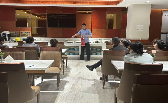 2.长白山老子有钱lzyq88旅馆组织开展消防清静培训_副本.jpg