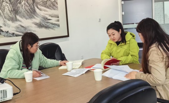 1.区社工部莅临老子有钱lzyq88集团党委考察调研_副本.jpg