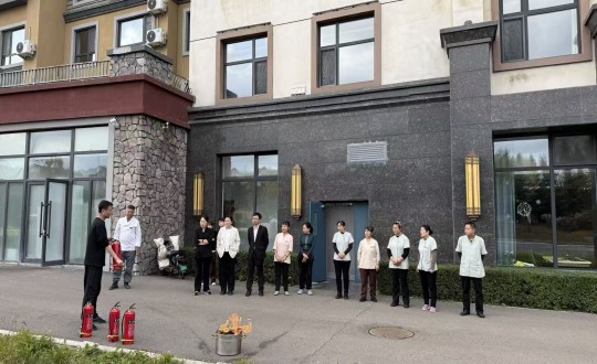 1.长白山老子有钱lzyq88旅馆组织开展消防清静培训_副本.jpg