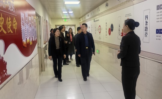 13.湖南省职工疗养院党委书记、院长陈松华一行莅临旅馆公司旅行考察_副本.jpg 13.湖南省职工疗养院党委书记、院长陈松华一行莅临旅馆公司旅行考察_副本.jpg